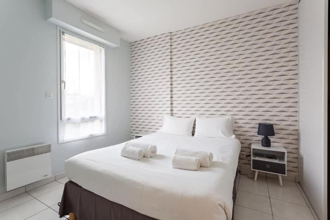 L'Opale - Joli Appartement Avec Jardin Et Garage Дінар Екстер'єр фото